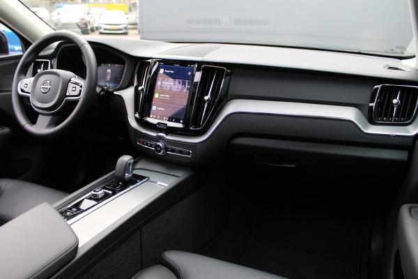 Volvo XC60 2.0 T6 Plug-in hybrid AWD Plus Bright | Luchtvering | Trekhaak | H&K | 360 Camera | Full