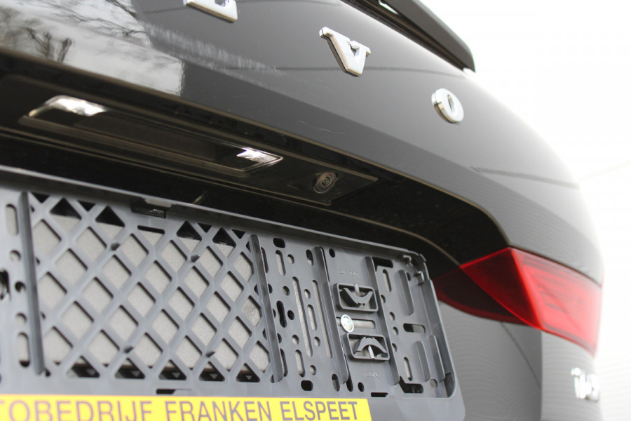 Volvo XC60 2.0 T6 Plug-in hybrid AWD Plus Bright | Luchtvering | Trekhaak | H&K | 360 Camera | Full