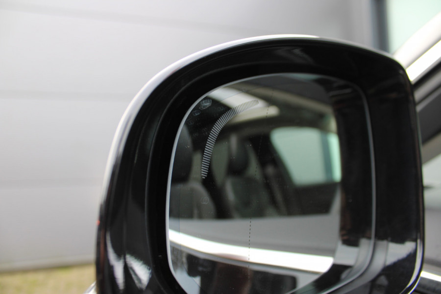Volvo XC60 2.0 T6 Plug-in hybrid AWD Plus Bright | Luchtvering | Trekhaak | H&K | 360 Camera | Full