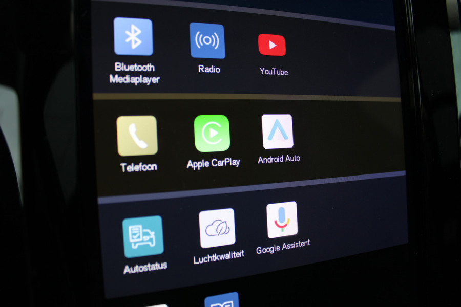 Volvo XC60 2.0 T6 Plug-in hybrid AWD Plus Bright | Luchtvering | Trekhaak | H&K | 360 Camera | Full