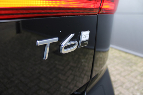 Volvo XC60 2.0 T6 Plug-in hybrid AWD Plus Bright | Luchtvering | Trekhaak | H&K | 360 Camera | Full