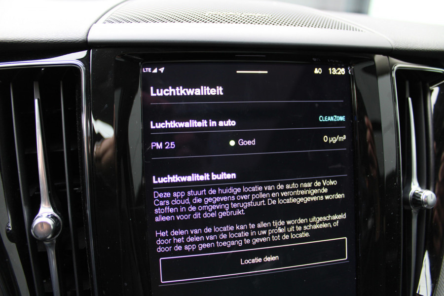 Volvo XC60 2.0 T6 Plug-in hybrid AWD Plus Bright | Luchtvering | Trekhaak | H&K | 360 Camera | Full