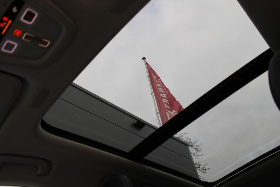 Volvo XC60 2.0 T6 Plug-in hybrid AWD Plus Bright | Luchtvering | Trekhaak | H&K | 360 Camera | Full