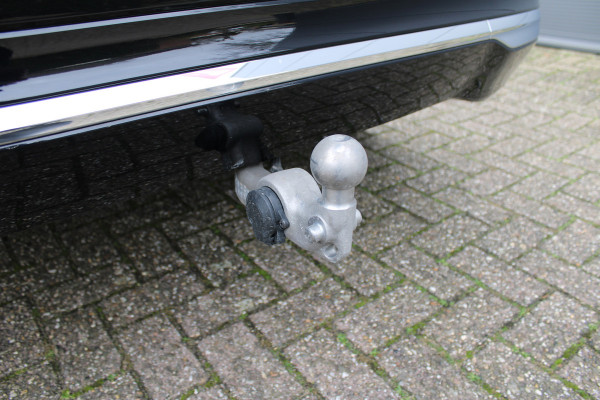 Volvo XC60 2.0 T6 Plug-in hybrid AWD Plus Bright | Luchtvering | Trekhaak | H&K | 360 Camera | Full