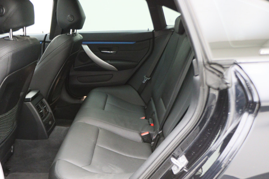 BMW 4 Serie Gran Coupé 418i Executive Edition M Sport Leer, Schuif-/Kanteldak, Head-Up, Camera, Navigatie, PDC