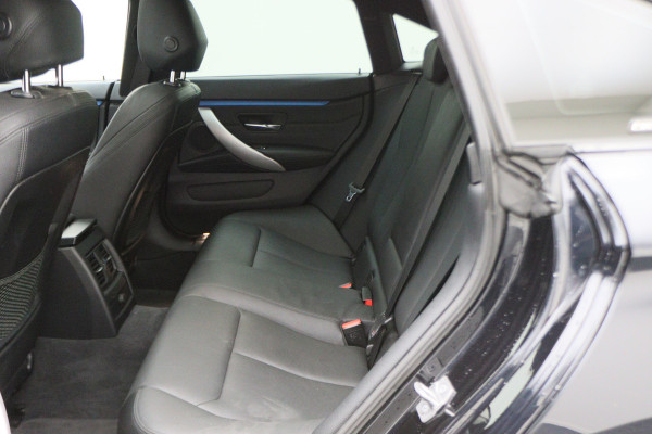BMW 4 Serie Gran Coupé 418i Executive Edition M Sport Leer, Schuif-/Kanteldak, Head-Up, Camera, Navigatie, PDC