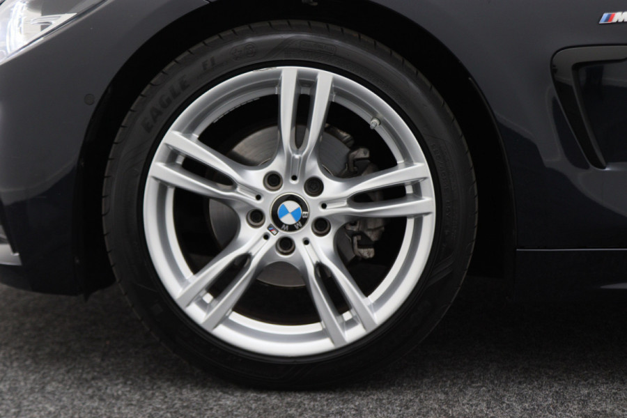 BMW 4 Serie Gran Coupé 418i Executive Edition M Sport Leer, Schuif-/Kanteldak, Head-Up, Camera, Navigatie, PDC