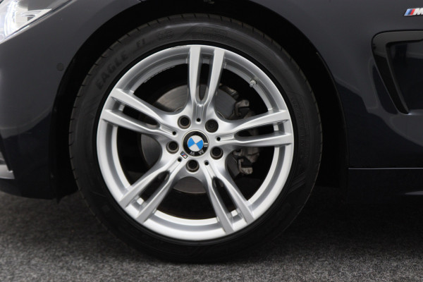 BMW 4 Serie Gran Coupé 418i Executive Edition M Sport Leer, Schuif-/Kanteldak, Head-Up, Camera, Navigatie, PDC