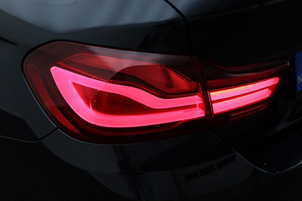 BMW 4 Serie Gran Coupé 418i Executive Edition M Sport Leer, Schuif-/Kanteldak, Head-Up, Camera, Navigatie, PDC