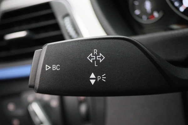 BMW 4 Serie Gran Coupé 418i Executive Edition M Sport Leer, Schuif-/Kanteldak, Head-Up, Camera, Navigatie, PDC