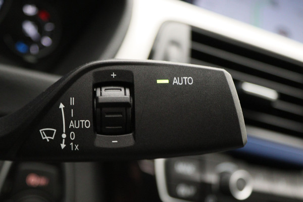 BMW 4 Serie Gran Coupé 418i Executive Edition M Sport Leer, Schuif-/Kanteldak, Head-Up, Camera, Navigatie, PDC