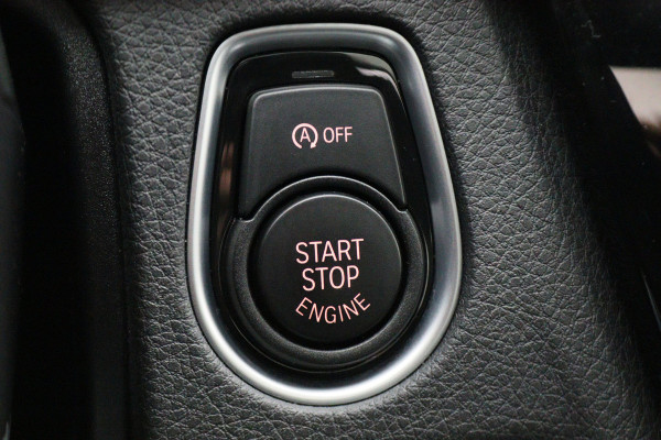 BMW 4 Serie Gran Coupé 418i Executive Edition M Sport Leer, Schuif-/Kanteldak, Head-Up, Camera, Navigatie, PDC