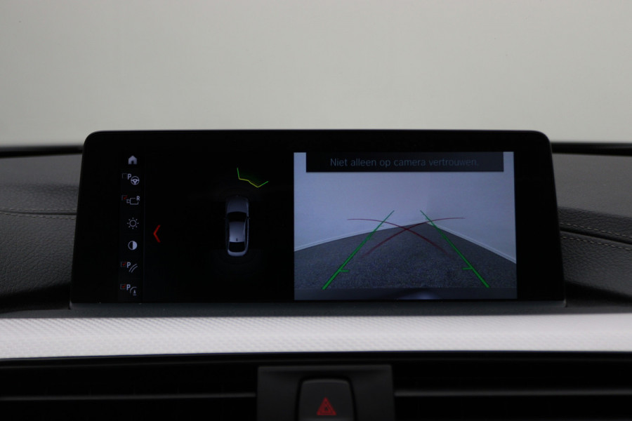 BMW 4 Serie Gran Coupé 418i Executive Edition M Sport Leer, Schuif-/Kanteldak, Head-Up, Camera, Navigatie, PDC