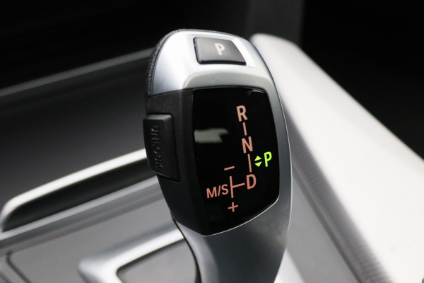 BMW 4 Serie Gran Coupé 418i Executive Edition M Sport Leer, Schuif-/Kanteldak, Head-Up, Camera, Navigatie, PDC