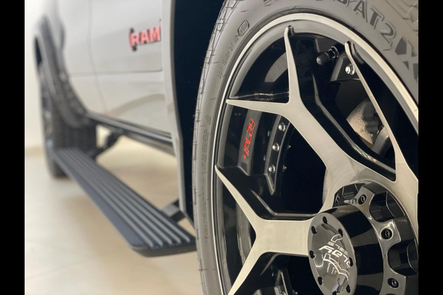 Dodge Ram 1500 5.7 V8 Limited RED Widebody Carway Edition