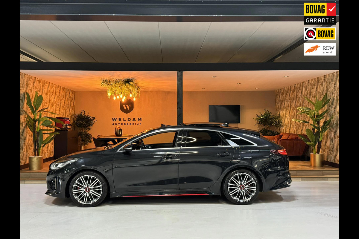 Kia ProCeed 1.6 T-GDI GT Garantie Trekhaak Pano Memory Camera Carplay StuurVW StoelVW Blindspot Elek Achterklep Navi Led Rijklaar
