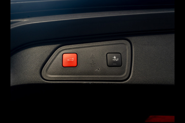 Peugeot 3008 1.2 PureTech Allure | Trekhaak | Elk. A-klep | Stoelverw. | Camera | Prijs Rijklaar!!