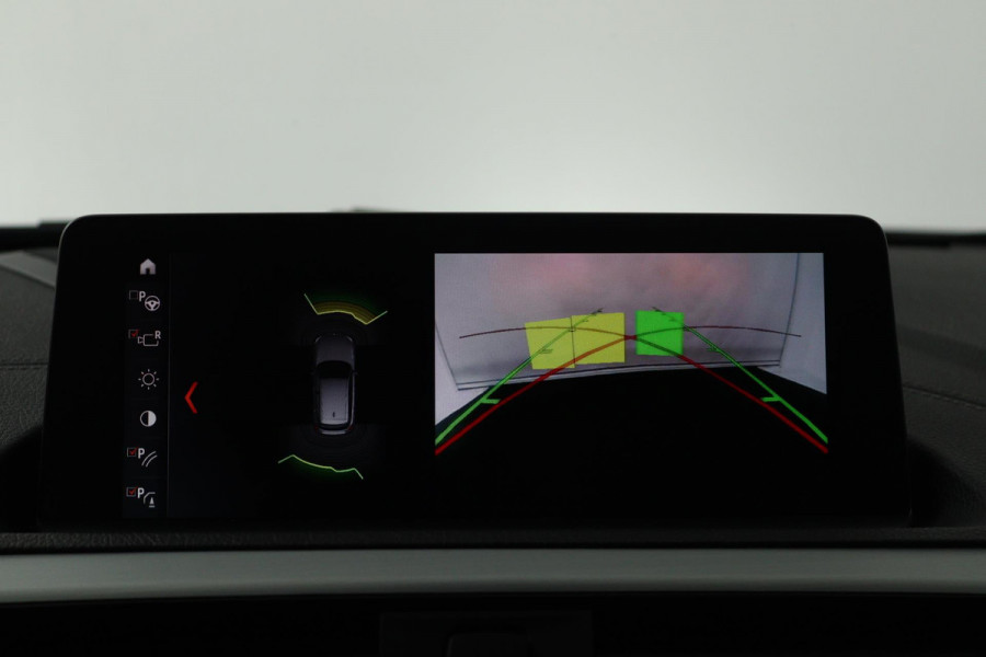 BMW 1-serie 118i Edition M Sport Shadow High Executive (STOELVERWARMING, ACHTERUITRIJCAMERA, PARKEERSENSOREN, DEALER ONDERHOUDEN)