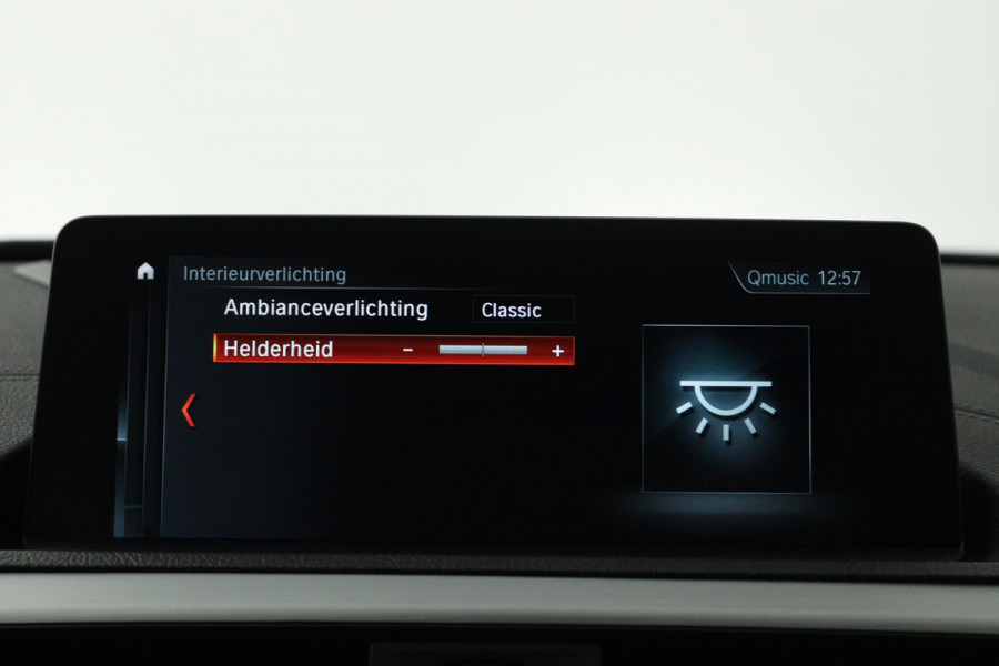 BMW 1-serie 118i Edition M Sport Shadow High Executive (STOELVERWARMING, ACHTERUITRIJCAMERA, PARKEERSENSOREN, DEALER ONDERHOUDEN)