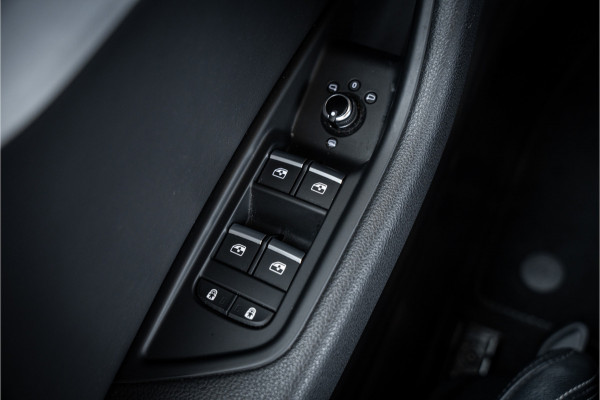Audi A4 Avant 35 TFSI Launch edition Sport - S Line | Cruise Control | Sportstuur | Sfeerverlichting