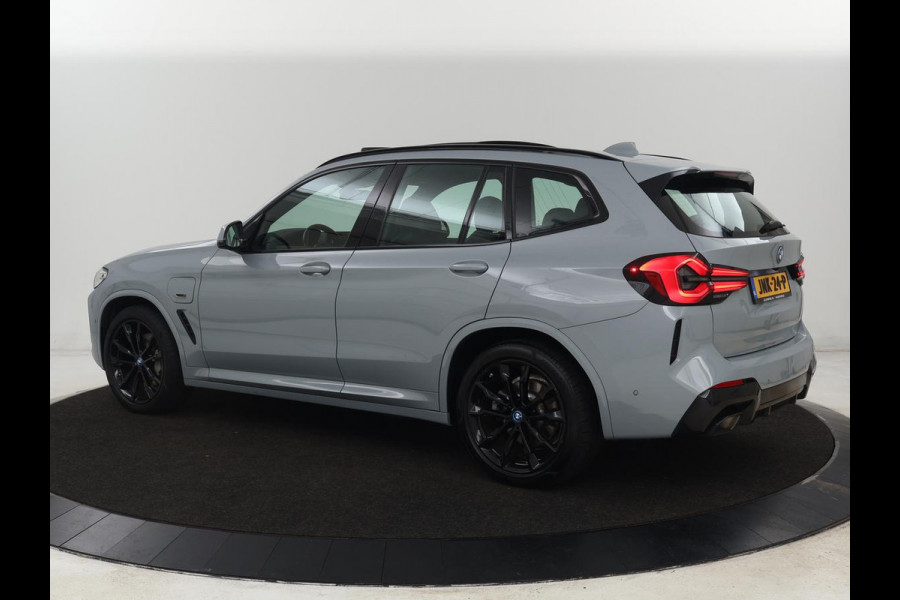 BMW X3 xDrive30e M Sport | Panoramadak | Leder | Stoelverwarming | Camera | Sportstoelen | Carplay | 20'' | Navigatie | Live Cockpit