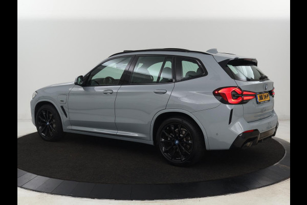 BMW X3 xDrive30e M Sport | Panoramadak | Leder | Stoelverwarming | Camera | Sportstoelen | Carplay | 20'' | Navigatie | Live Cockpit