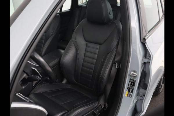 BMW X3 xDrive30e M Sport | Panoramadak | Leder | Stoelverwarming | Camera | Sportstoelen | Carplay | 20'' | Navigatie | Live Cockpit