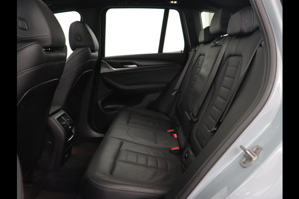 BMW X3 xDrive30e M Sport | Panoramadak | Leder | Stoelverwarming | Camera | Sportstoelen | Carplay | 20'' | Navigatie | Live Cockpit