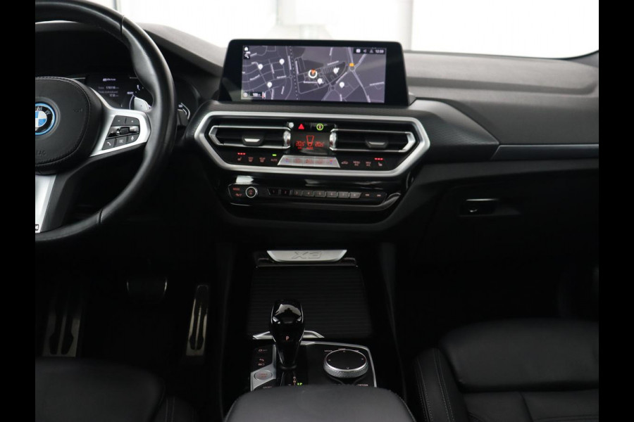 BMW X3 xDrive30e M Sport | Panoramadak | Leder | Stoelverwarming | Camera | Sportstoelen | Carplay | 20'' | Navigatie | Live Cockpit