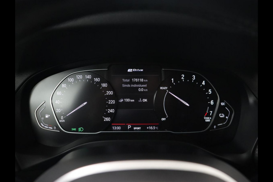 BMW X3 xDrive30e M Sport | Panoramadak | Leder | Stoelverwarming | Camera | Sportstoelen | Carplay | 20'' | Navigatie | Live Cockpit
