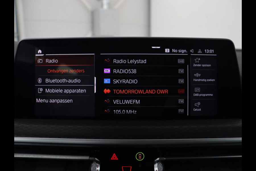 BMW X3 xDrive30e M Sport | Panoramadak | Leder | Stoelverwarming | Camera | Sportstoelen | Carplay | 20'' | Navigatie | Live Cockpit