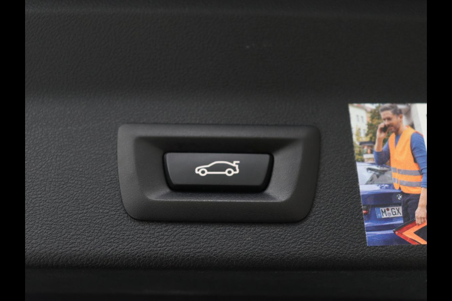 BMW X3 xDrive30e M Sport | Panoramadak | Leder | Stoelverwarming | Camera | Sportstoelen | Carplay | 20'' | Navigatie | Live Cockpit