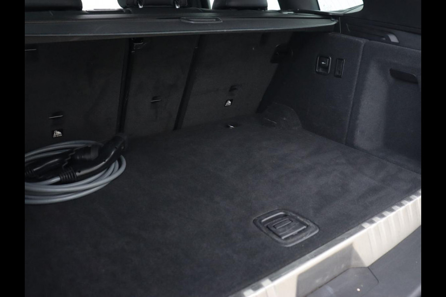 BMW X3 xDrive30e M Sport | Panoramadak | Leder | Stoelverwarming | Camera | Sportstoelen | Carplay | 20'' | Navigatie | Live Cockpit
