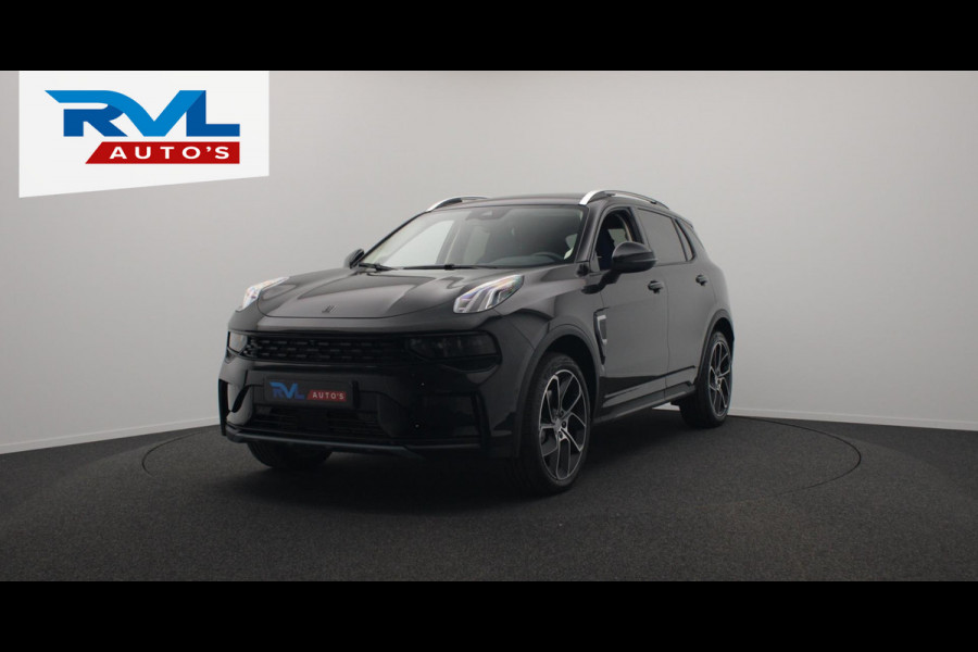 Lynk & Co 01 1.5 261PK Plug-in Hybrid * Black pakket* ZWARTE HEMEL* 360° Camera Pano/dak Apple/Carplay Adaptive/Cruise