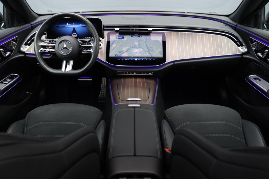 Mercedes-Benz E-Klasse Estate 300 e AMG Line | Distronic | Panoramadak | Memory | Trekhaak | Soft-Close | Surround Camera | Digital Light | Verwarmd Stuurwiel | Keyless Go | Nightpakket |