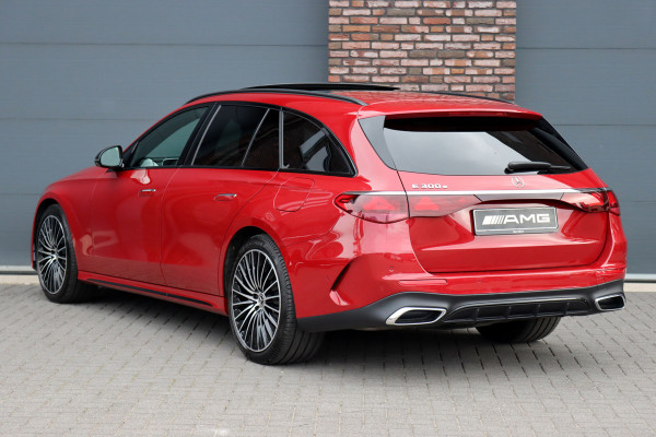 Mercedes-Benz E-Klasse Estate 300 e AMG Line | Distronic | Panoramadak | Memory | Trekhaak | Soft-Close | Surround Camera | Digital Light | Verwarmd Stuurwiel | Keyless Go | Nightpakket |