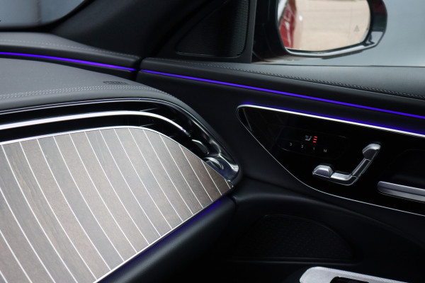 Mercedes-Benz E-Klasse Estate 300 e AMG Line | Distronic | Panoramadak | Memory | Trekhaak | Soft-Close | Surround Camera | Digital Light | Verwarmd Stuurwiel | Keyless Go | Nightpakket |
