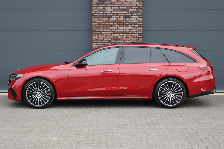 Mercedes-Benz E-Klasse Estate 300 e AMG Line | Distronic | Panoramadak | Memory | Trekhaak | Soft-Close | Surround Camera | Digital Light | Verwarmd Stuurwiel | Keyless Go | Nightpakket |