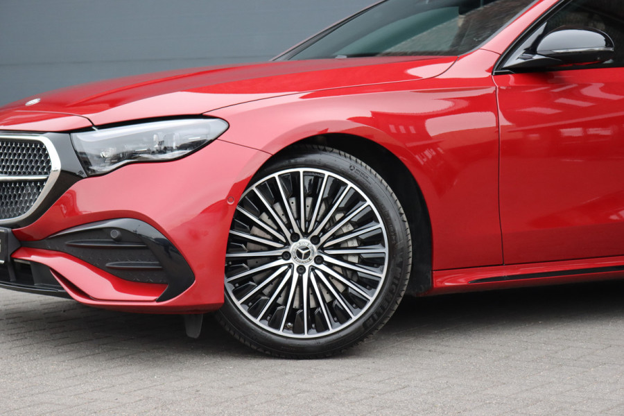 Mercedes-Benz E-Klasse Estate 300 e AMG Line | Distronic | Panoramadak | Memory | Trekhaak | Soft-Close | Surround Camera | Digital Light | Verwarmd Stuurwiel | Keyless Go | Nightpakket |