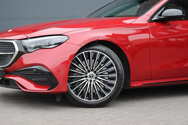 Mercedes-Benz E-Klasse Estate 300 e AMG Line | Distronic | Panoramadak | Memory | Trekhaak | Soft-Close | Surround Camera | Digital Light | Verwarmd Stuurwiel | Keyless Go | Nightpakket |