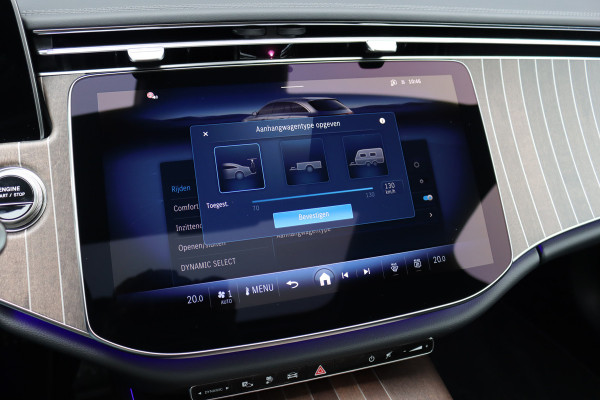 Mercedes-Benz E-Klasse Estate 300 e AMG Line | Distronic | Panoramadak | Memory | Trekhaak | Soft-Close | Surround Camera | Digital Light | Verwarmd Stuurwiel | Keyless Go | Nightpakket |