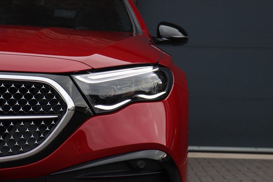 Mercedes-Benz E-Klasse Estate 300 e AMG Line | Distronic | Panoramadak | Memory | Trekhaak | Soft-Close | Surround Camera | Digital Light | Verwarmd Stuurwiel | Keyless Go | Nightpakket |