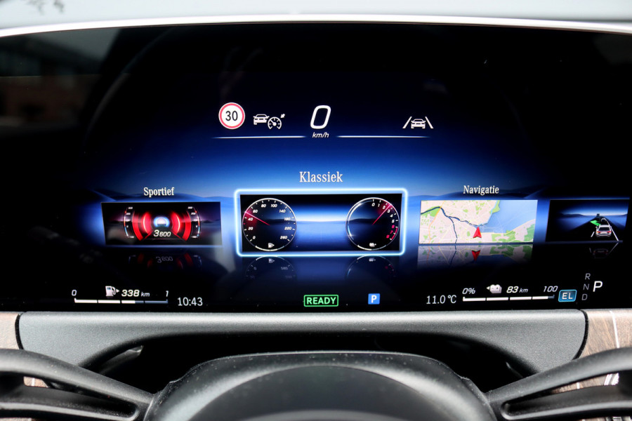 Mercedes-Benz E-Klasse Estate 300 e AMG Line | Distronic | Panoramadak | Memory | Trekhaak | Soft-Close | Surround Camera | Digital Light | Verwarmd Stuurwiel | Keyless Go | Nightpakket |