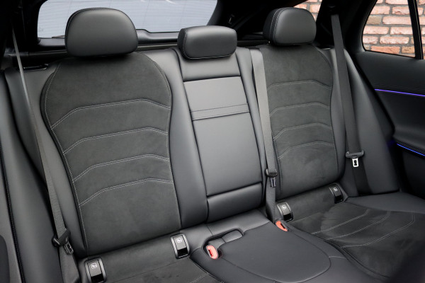 Mercedes-Benz E-Klasse Estate 300 e AMG Line | Distronic | Panoramadak | Memory | Trekhaak | Soft-Close | Surround Camera | Digital Light | Verwarmd Stuurwiel | Keyless Go | Nightpakket |