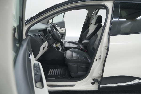 Renault Captur TCe 120 EDC Initiale Paris | Camera | Dodehoekdetectie | Panoramadak | Navigatie