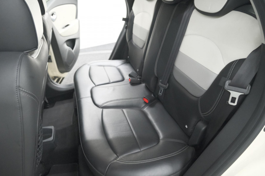 Renault Captur TCe 120 EDC Initiale Paris | Camera | Dodehoekdetectie | Panoramadak | Navigatie