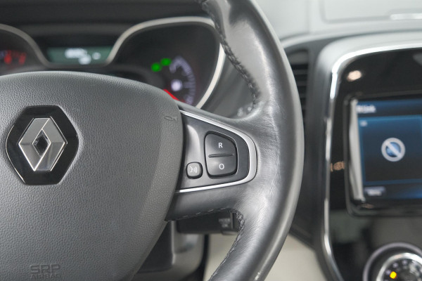 Renault Captur TCe 120 EDC Initiale Paris | Camera | Dodehoekdetectie | Panoramadak | Navigatie