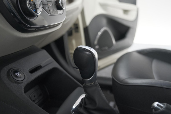 Renault Captur TCe 120 EDC Initiale Paris | Camera | Dodehoekdetectie | Panoramadak | Navigatie