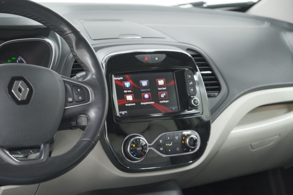Renault Captur TCe 120 EDC Initiale Paris | Camera | Dodehoekdetectie | Panoramadak | Navigatie