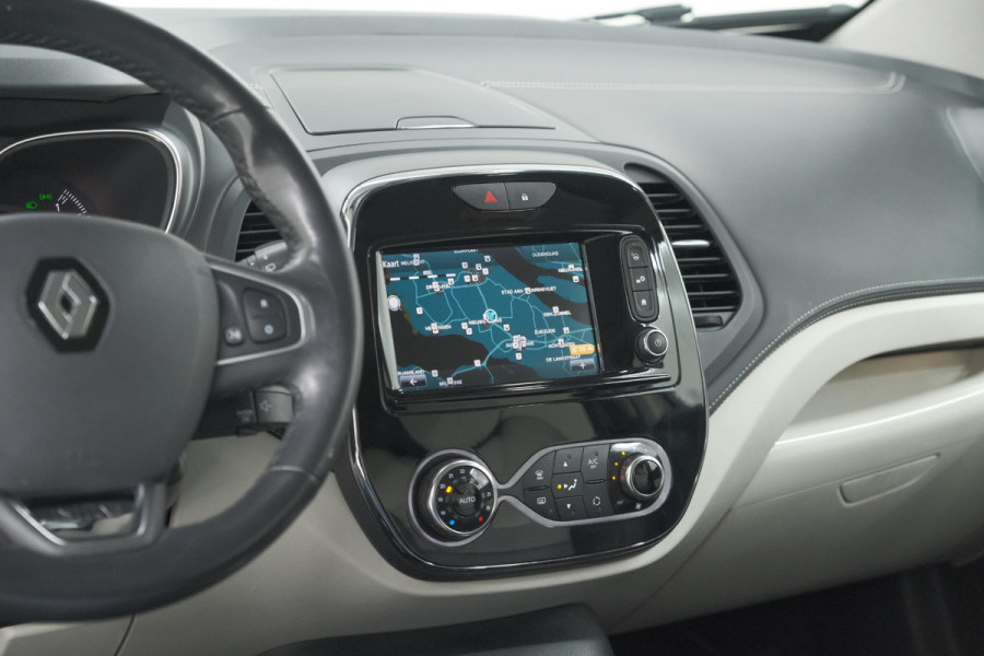 Renault Captur TCe 120 EDC Initiale Paris | Camera | Dodehoekdetectie | Panoramadak | Navigatie